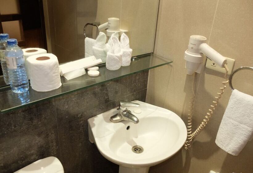 اتاق لوکس, Fields Walking Street