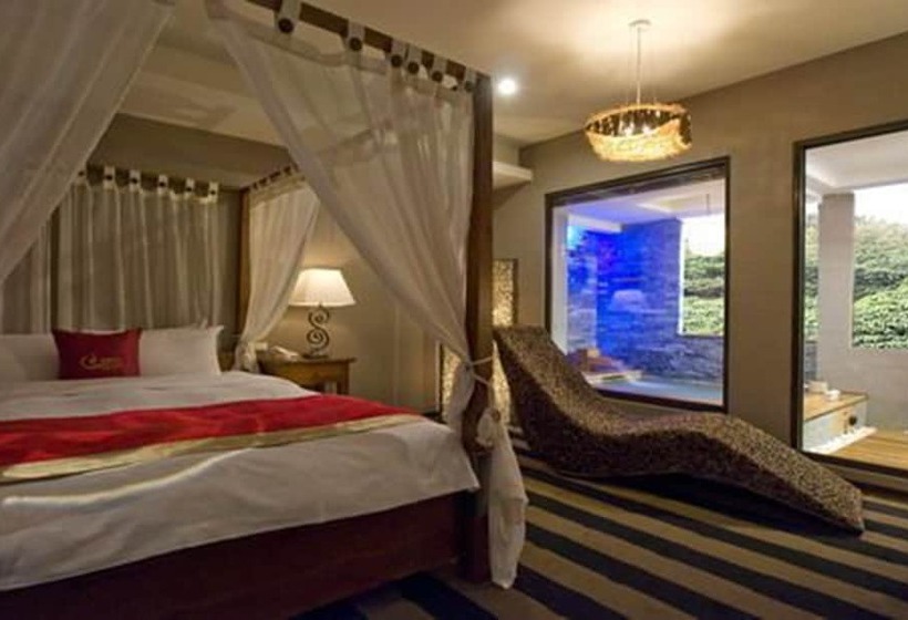 اتاق لوکس, Golden Hot Spring