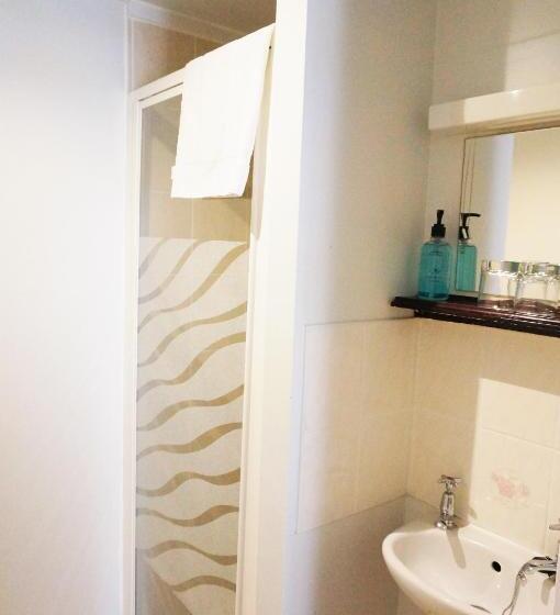 Номер Deluxe, Greyfriars Lodge Canterbury