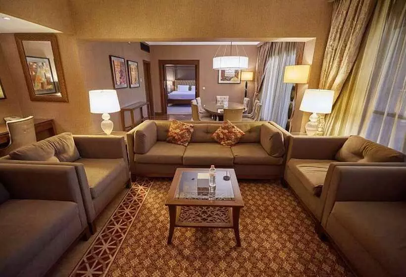 اتاق لوکس با تخت بزرگ, Hilton Alexandria King S Ranch