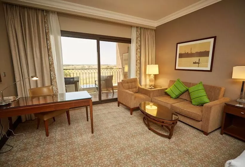 اتاق اجرایی, Hilton Alexandria King S Ranch