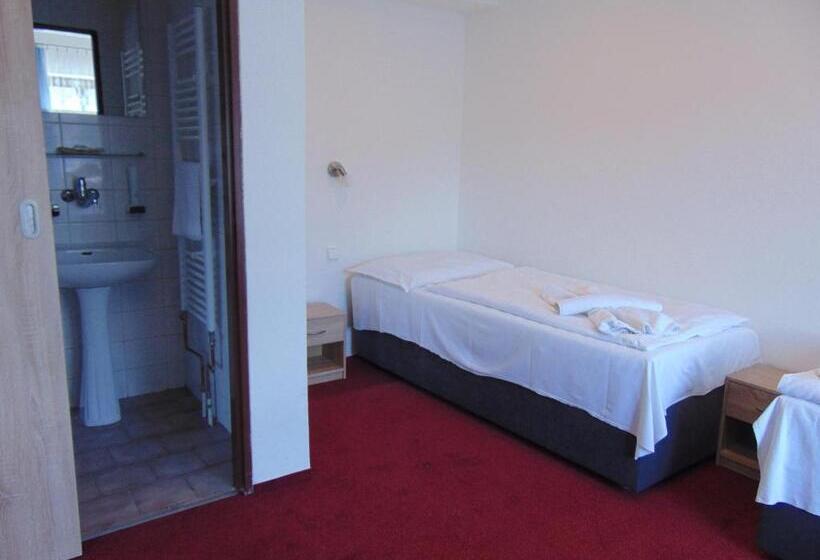 Habitació Triple Estàndard, Isora