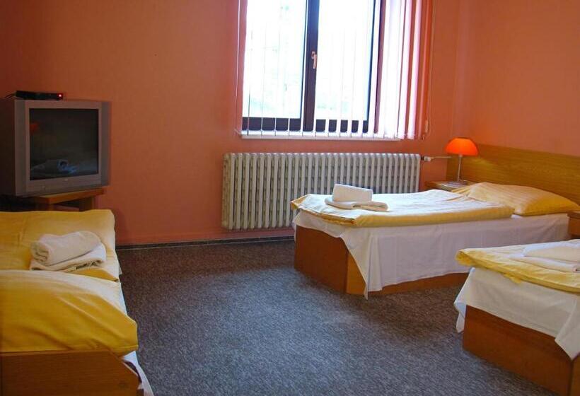 Habitació Triple Estàndard, Isora