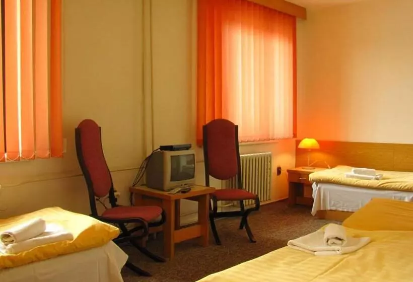 Standard-huone, Isora