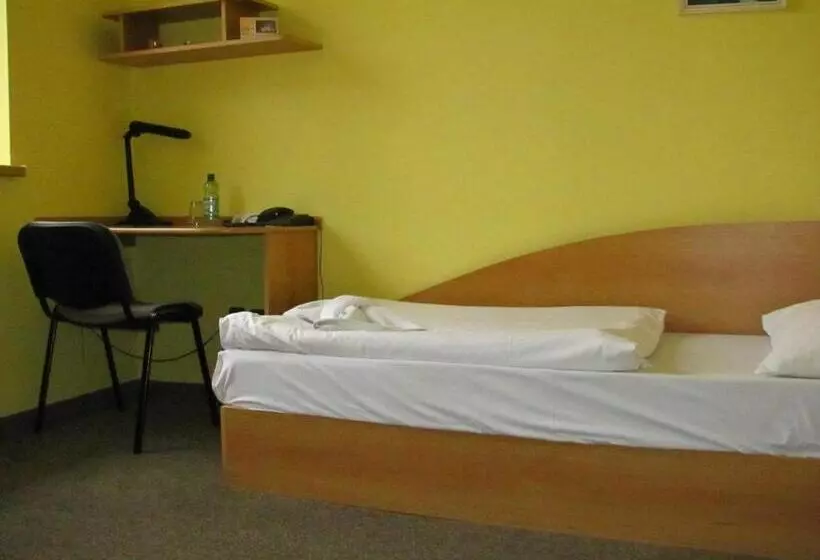 Deluxe Yhden Hengen Huone, Isora