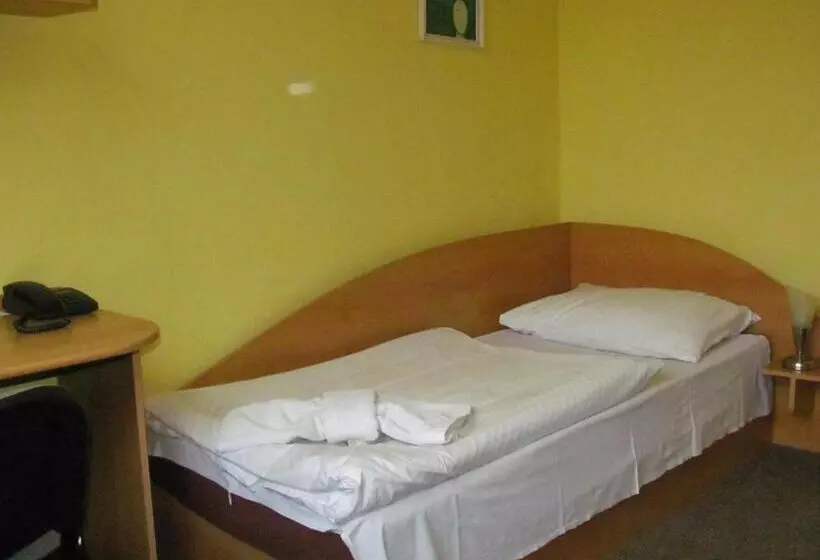 Deluxe Yhden Hengen Huone, Isora