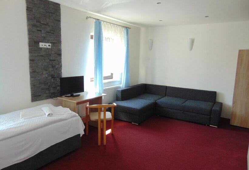 Habitació Quàdruple Economy, Isora