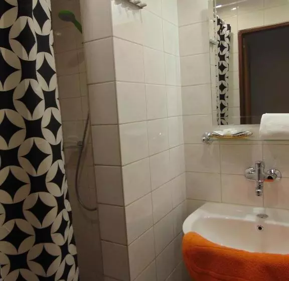 Economy Quadruple Room, Isora