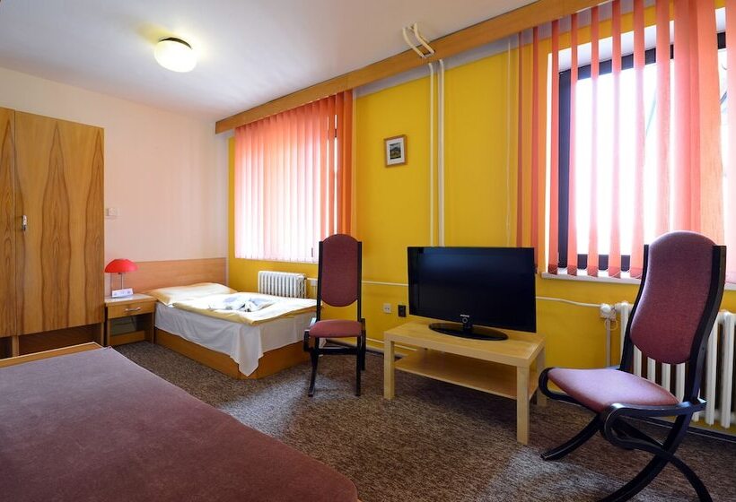 Habitació Triple Estàndard, Isora