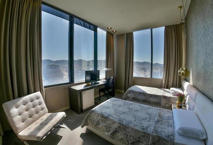 غرفة قياسية, La Bohème