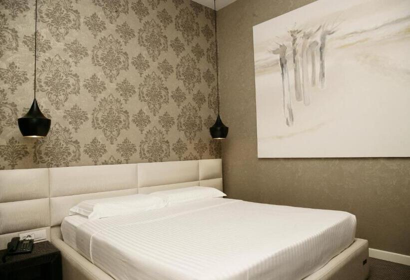 غرفة قياسية, La Bohème