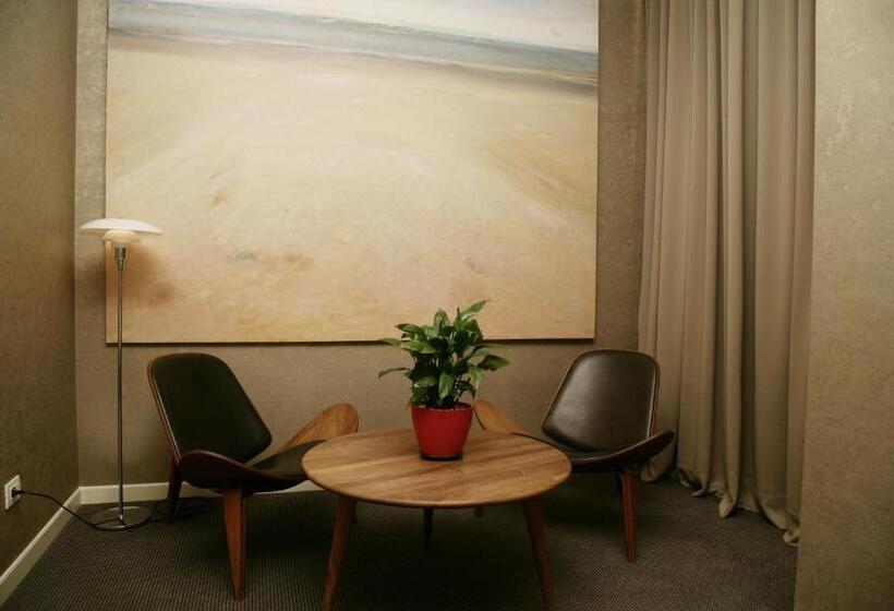 غرفة قياسية ثلاثية, La Bohème