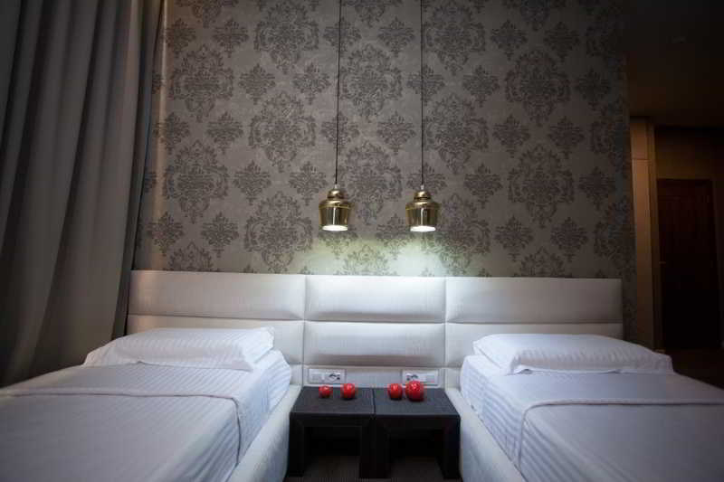 غرفة قياسية, La Bohème