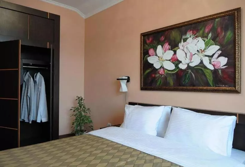 Suite, Melrose