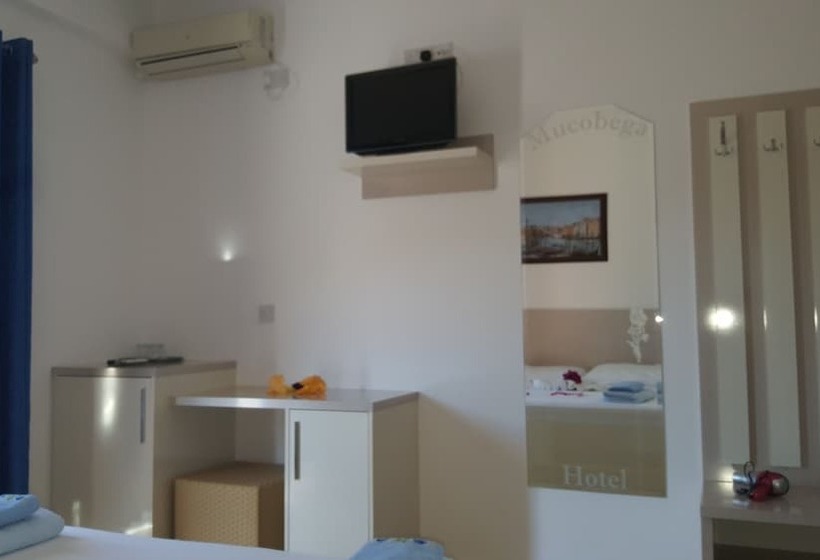 Habitació Triple Estàndard, Mucobega