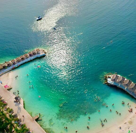 Habitació Quàdruple Estàndard amb Balconada, Mucobega