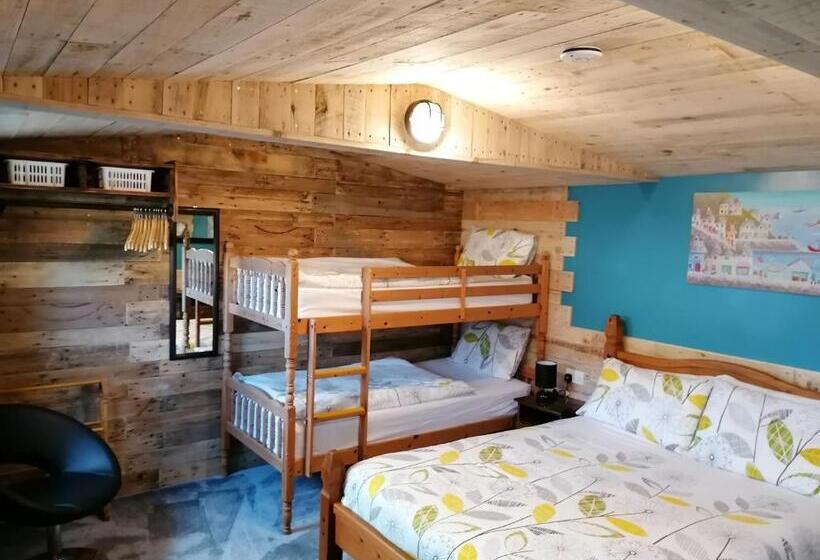 Family Room, Pensalda Guest House