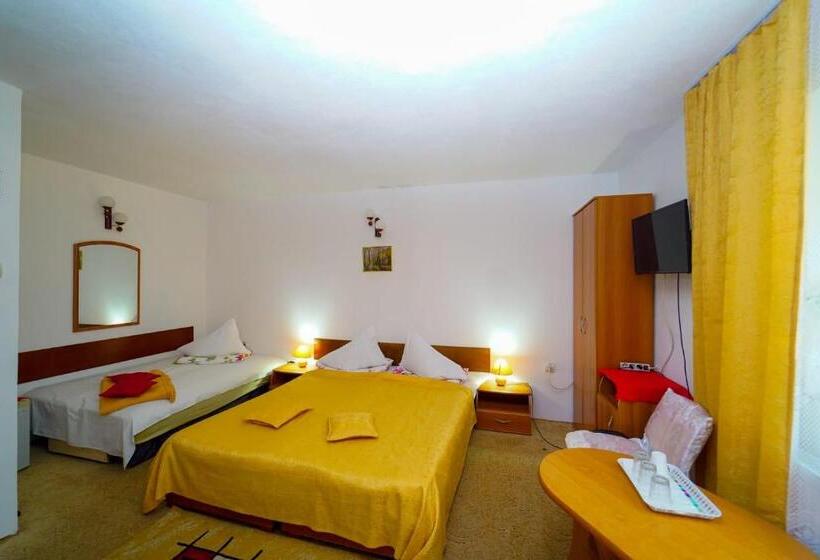 חדר סטנדרט לשלושה, Pensiunea Margaritar