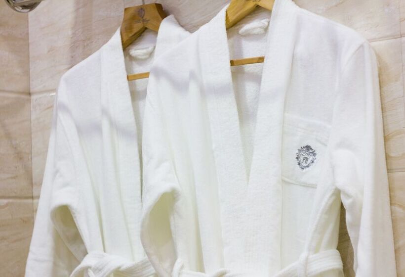 سوییت, Plaza Hotel Bishkek