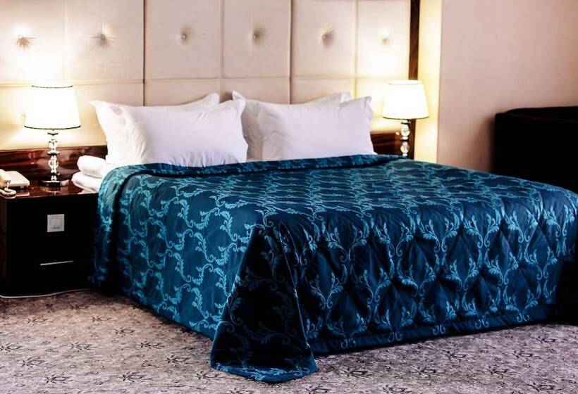 سوییت, Plaza Hotel Bishkek