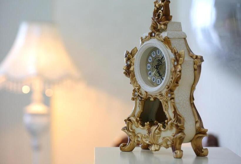 سوییت سوپریور, Plaza Hotel Bishkek