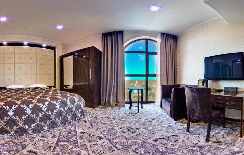 سوییت سوپریور, Plaza Hotel Bishkek