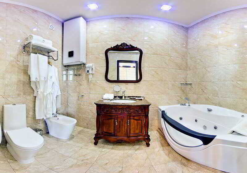 سوییت, Plaza Hotel Bishkek