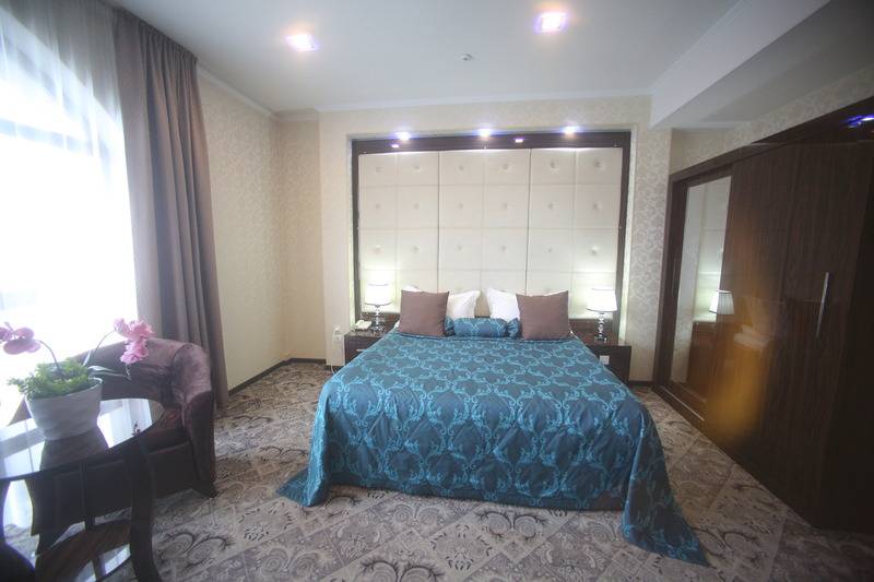 سوییت, Plaza Hotel Bishkek