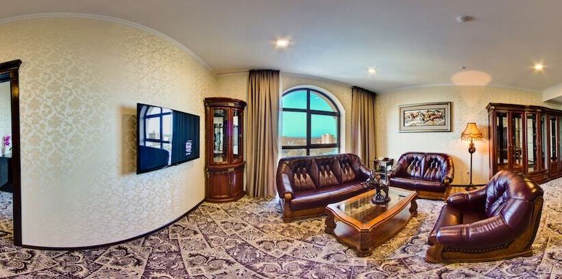 سوییت, Plaza Hotel Bishkek