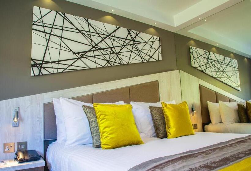 חדר דלוקס, Red Hall