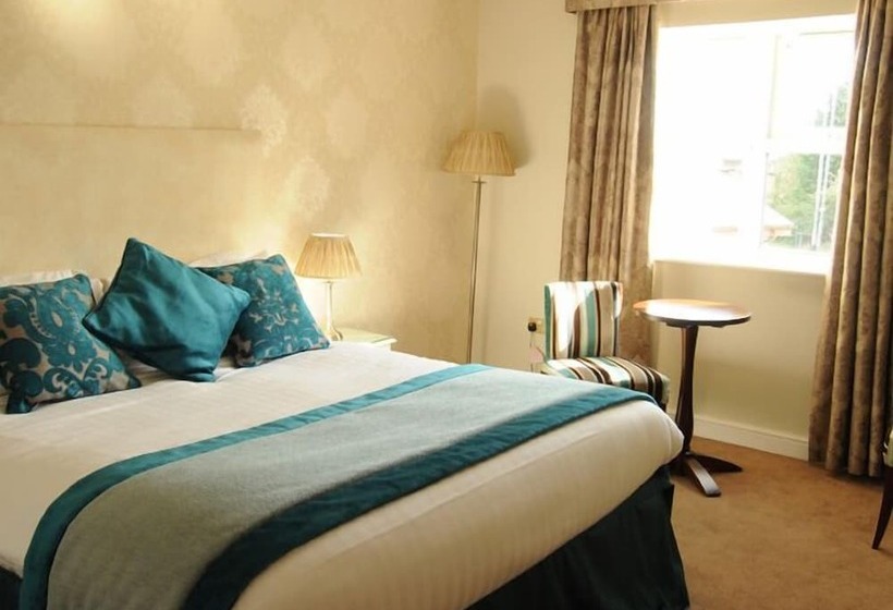 חדר בסיסי, Red Hall