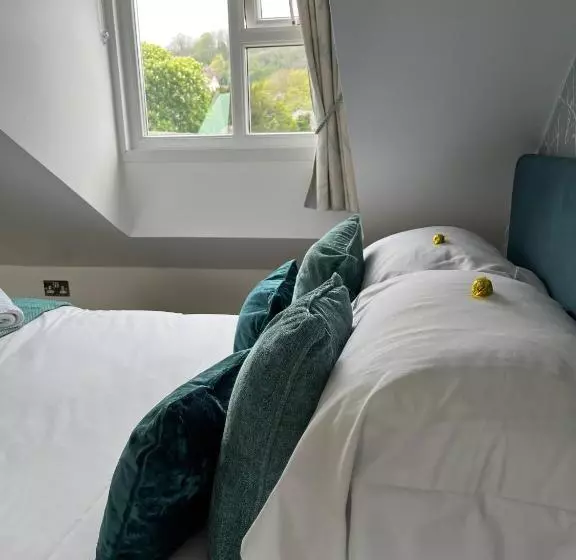 اتاق سوپریور با چشم‌انداز دریا, Tides Reach Guest House