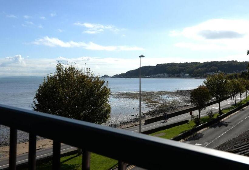 Quarto Superior Vista Mar, Tides Reach Guest House
