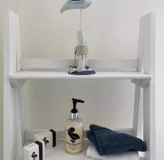 اتاق لوکس, Tides Reach Guest House
