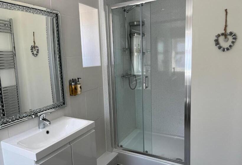 Quarto Deluxe, Tides Reach Guest House