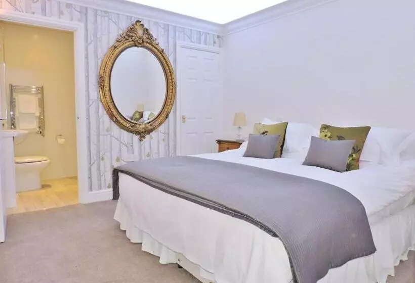 سوییت, Tides Reach Guest House