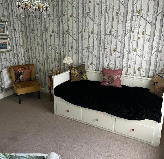 Suite, Tides Reach Guest House