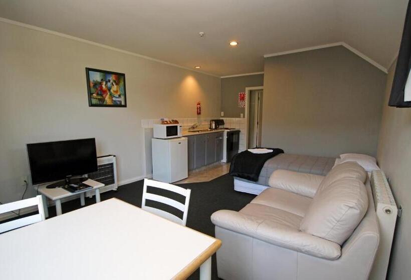 דירת חדר, Champers Motor Inn