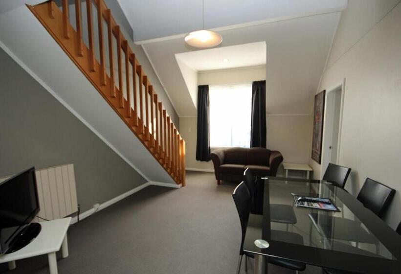 דירת שני חדרים, Champers Motor Inn