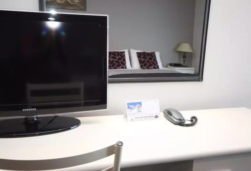 スタンダードスタジオ, Champers Motor Inn