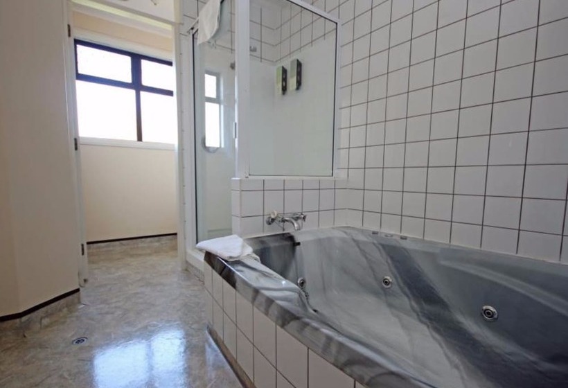 סוויטה אקזקיוטיב, Champers Motor Inn