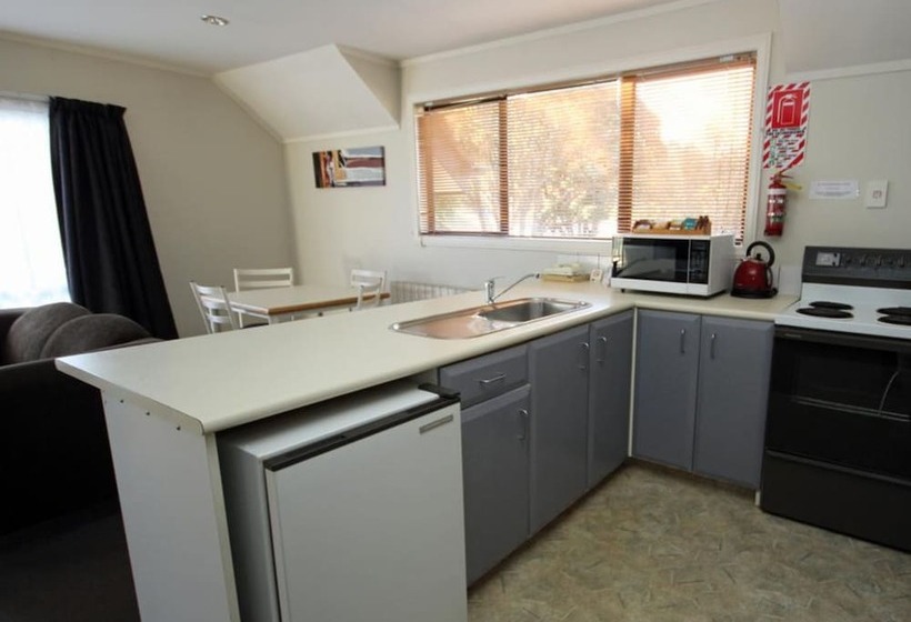 סוויטה אקזקיוטיב, Champers Motor Inn