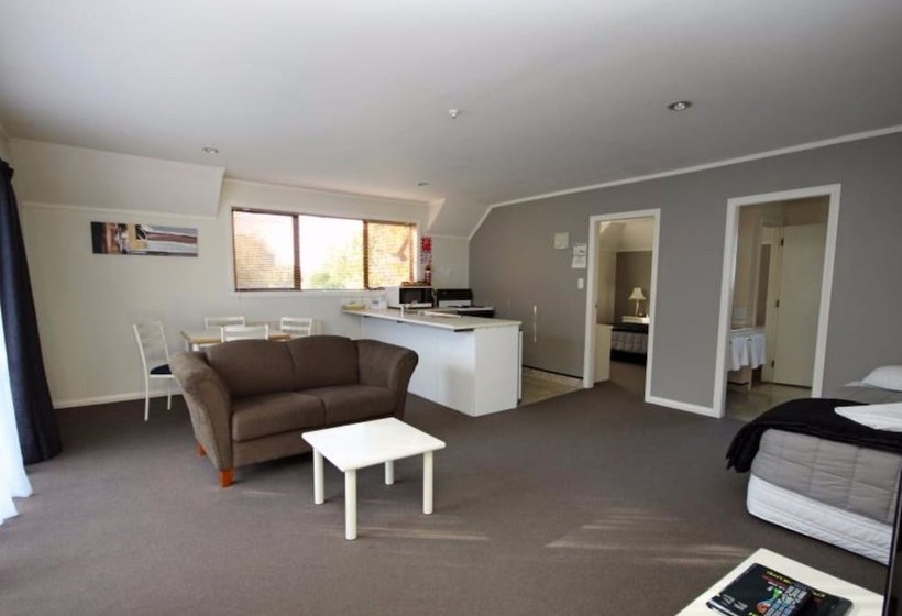 行政套房, Champers Motor Inn