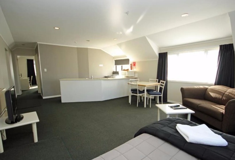 דירת שני חדרים, Champers Motor Inn