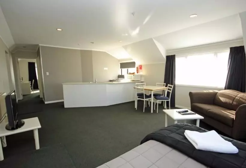 ２ベッドルームアパートメント, Champers Motor Inn