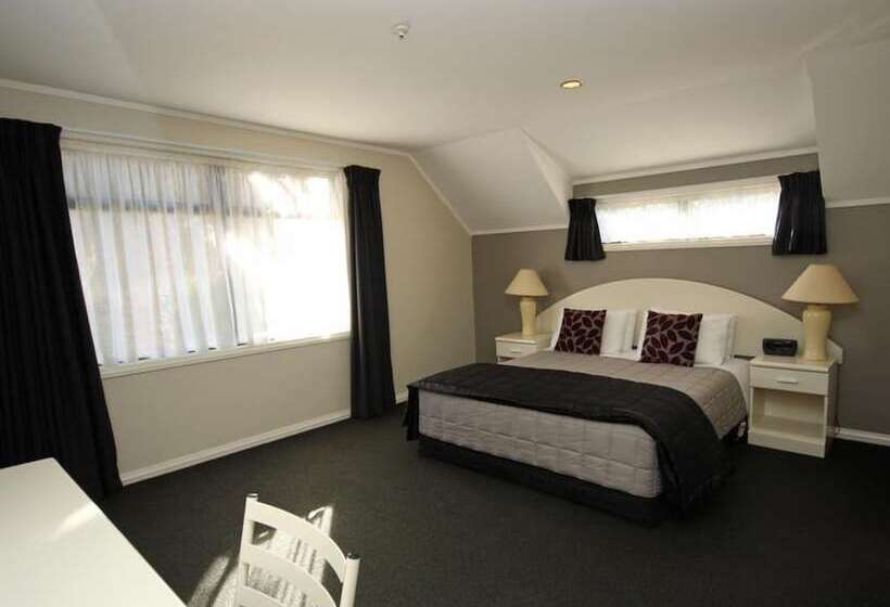 דירת שני חדרים, Champers Motor Inn