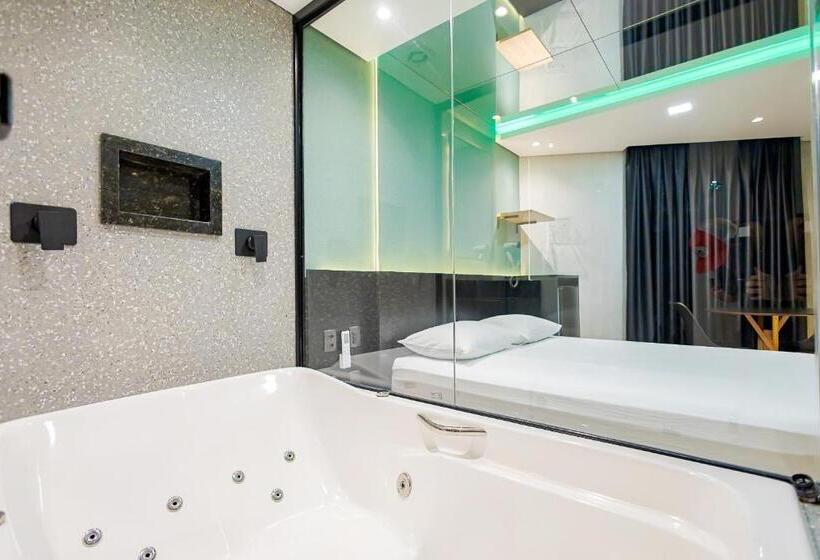 استودیوی استاندارد, Drops Express Motel Curitiba
