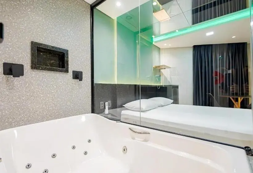 スタンダードスタジオ, Drops Express Motel Curitiba