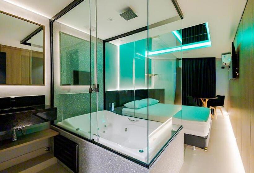 标准工作室, Drops Express Motel Curitiba