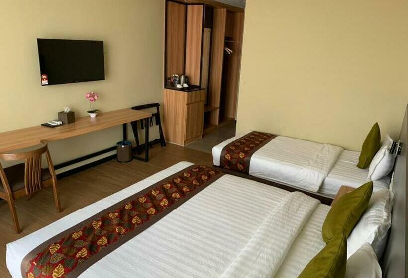 Номер Deluxe с Балконом, Wing Tat Grand